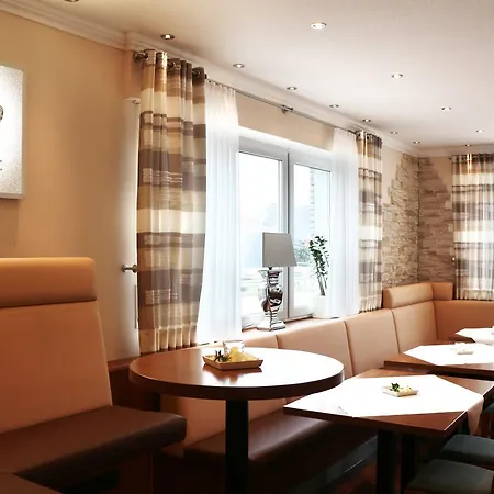 Meyerhoff Hotel 3*